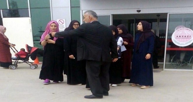 Kuran kursunda, 11 kız öğrenci yemekten zehirlendi Kuran kursunda, 11 kız öğrenci yemekten zehirlendi
