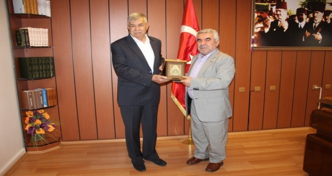TDV'dan hayırsever işadamıne teşekkür belgesi TDV'dan hayırsever işadamıne teşekkür belgesi