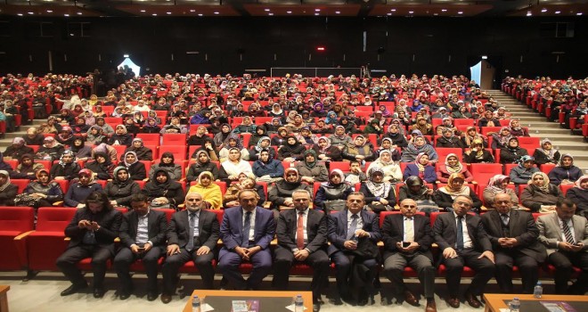 Öncü Sahabi Kadınlar Konferansı
