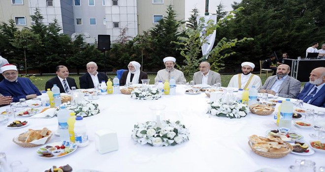 Görmez, muhacir alimlerle iftar sofrasında bir araya geldi…