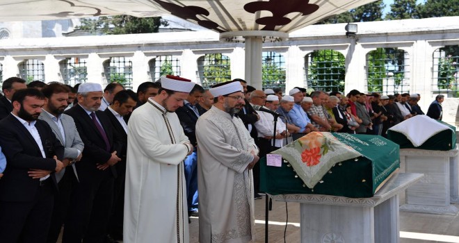 Tüm camilerde şehit Filistinliler için salalar okundu gıyabi cenaze namazı kılındı