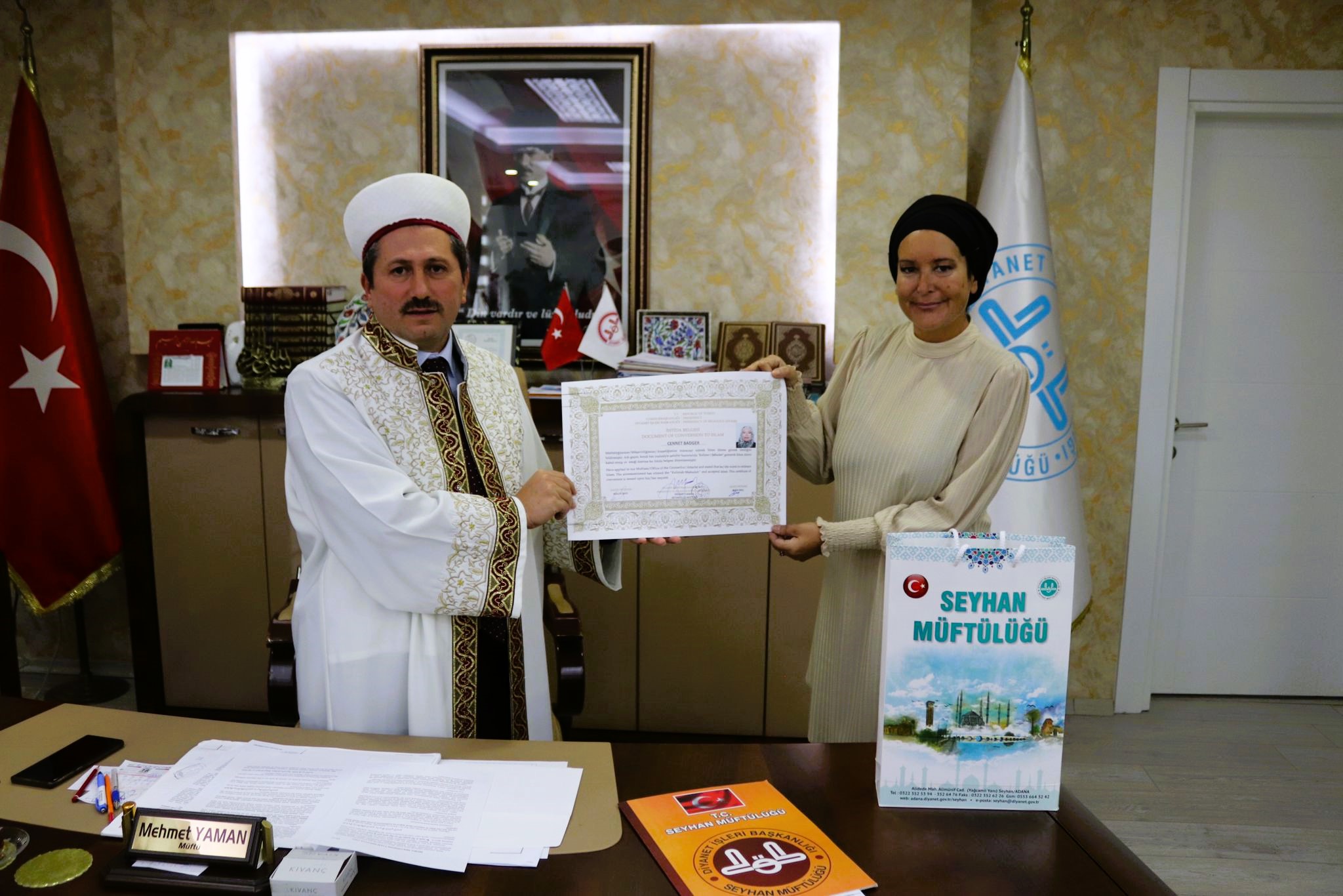 İngiliz Vatandaşı Jeanette Mcdonald, İslam'ı Seçerek "Cennet" İsmini Aldı.