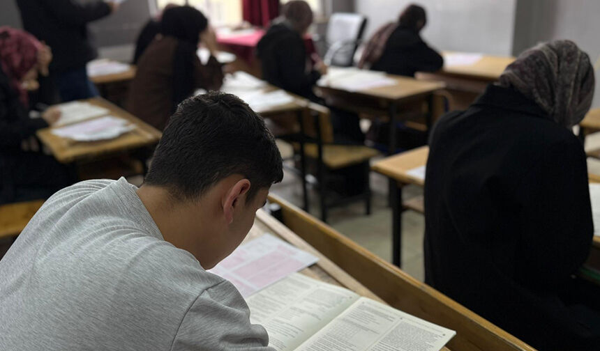 Gençler Umre Ödülü İçin Ter Döktü