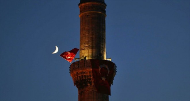 Mahalle muhtarı ile din görevlisi arasında “sela” kavgası iddiası