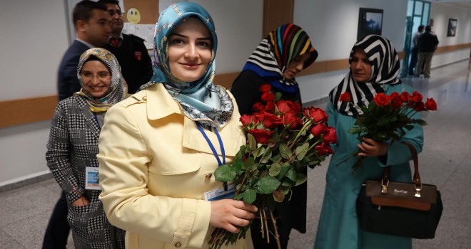 Müftü Sürgeç,Hastalara Gül Dağıttı