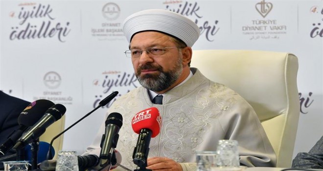 Diyanet İşleri Başkanı Erbaş ,Gazetecilerin Gündemle ilgili soruları cevapladı.