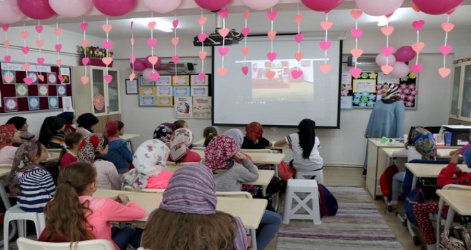 Öğrencilere yaz Kuran kursunda çizgi filmli eğitim