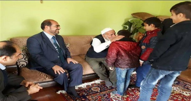 Kur'an Kursu Öğrencileri Yaşlıları Ziyaret Etti