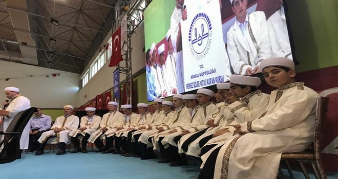 Araklı'da 13 öğrenci için hafızlık merasimi düzenlendi.