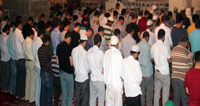 Hangi Camii Hatimle Teravih Namazı Kıldıracak?