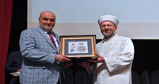 Erbaş,Dili bir ayete dahi dönmeyenlere bağlı olanların sayılarını duyunca şaşıp kalıyoruz