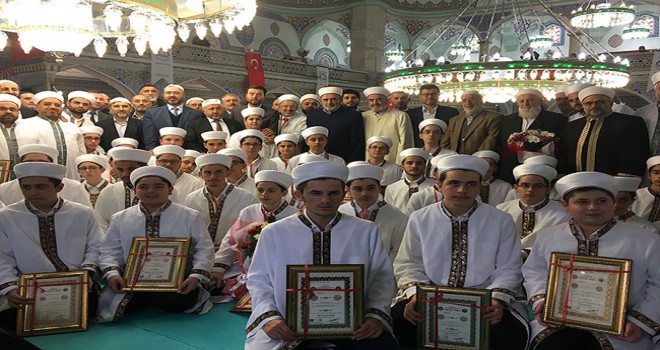 Bağcılar'da 46 öğrenci hafızlık beratını aldı