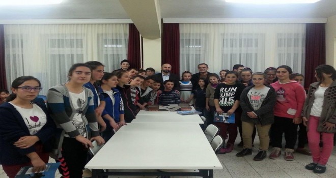 Şavşat Müftüsü Köprüyaka Yibo'da Öğrencilerle Buluştu