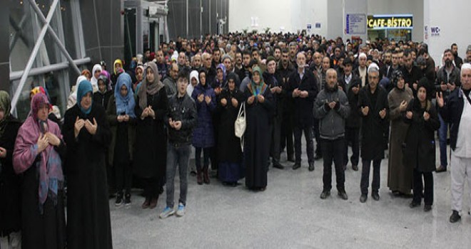 333 Umreci,dualarla uğurlandı