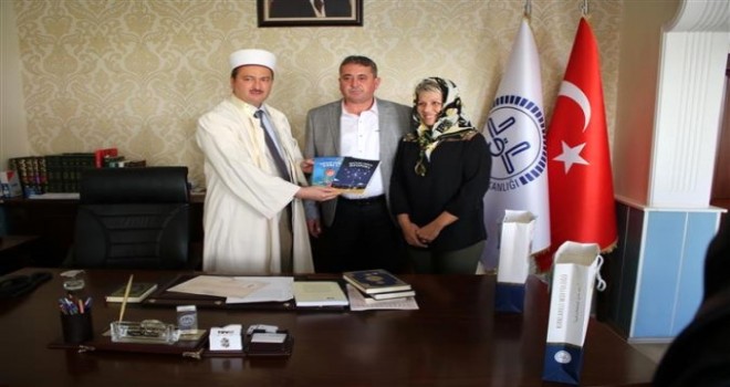 Bulgar Zhivka Müslüman olup Ayşe ismini aldı.