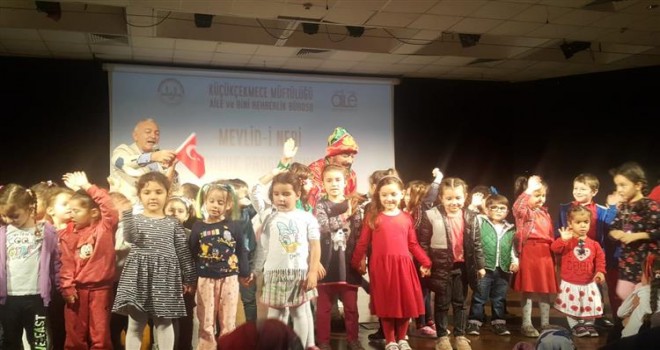 Küçükçekmece'de 4-6 Yaş Kur'an Kursu Öğrencilerin Mevlid-i Nebi Coşkusu
