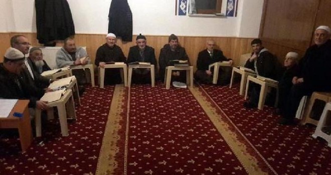 Yozgatlı Emekliler Kur’an okumayı öğreniyor