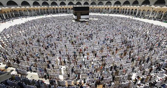 Kâbe’de Arafat öncesi son Cuma coşkusu…