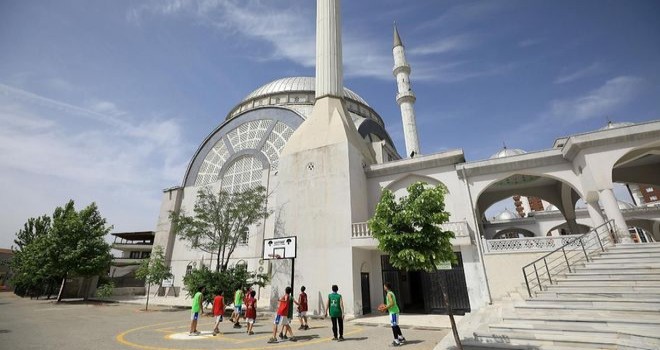 Şehitkamil'de ​Camilere spor alanları kazandırılıyor
