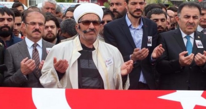 İmam babanın en zor görevi!