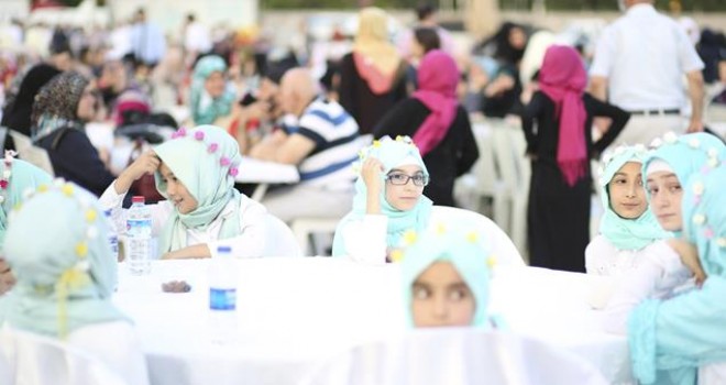 Diyanet, çocuklar için iftar programı düzenledi...