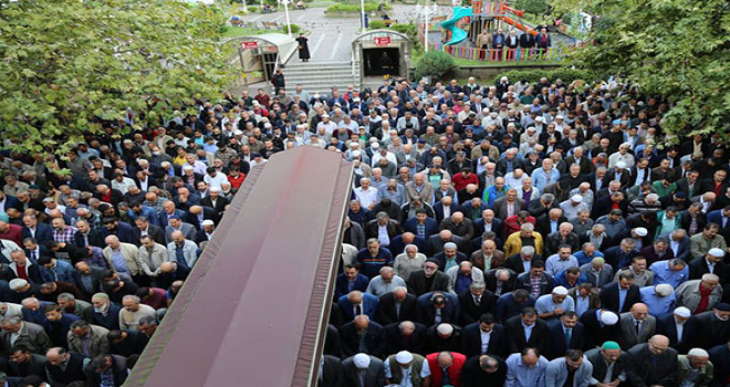 Rize'de Sabit Hoca Efendi Dualarla Defnedildi