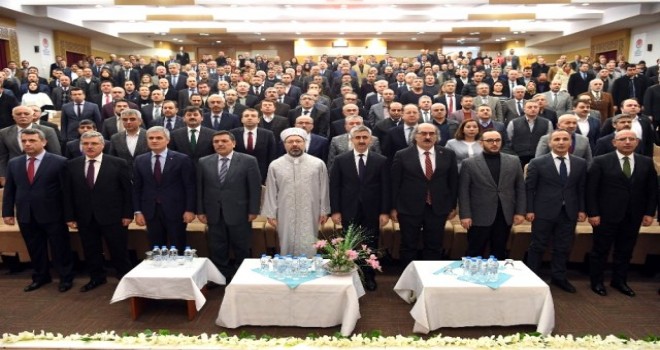 Diyanet İşleri Başkanı Erbaş 'İmam Hatip Okulları Vizyon Semineri'nde konuştu