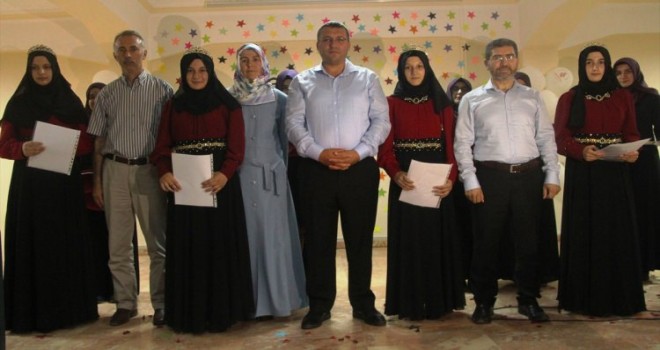 Taşova'da İlk Hafızeler Taçlarını Giydi