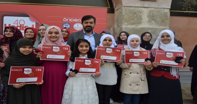 40 Hadis Yarışması’nda ödüller verildi