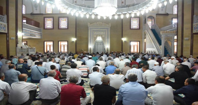 Ramazanoğlu Caminde 15 Temmuz Şehitleri İçin Mevlit Okutuldu