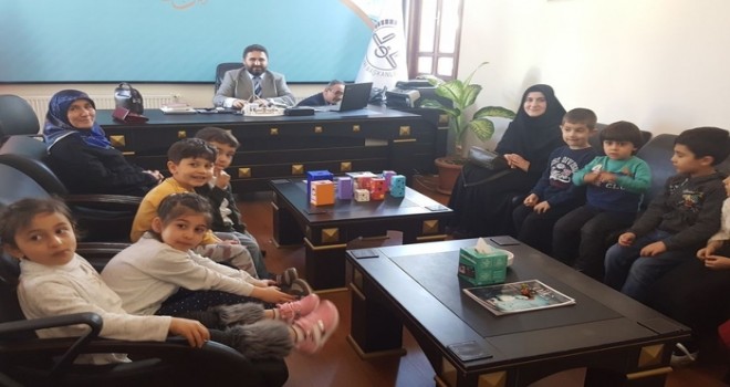Miniklerden Afrin'e anlamlı destek