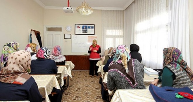 Osmaniye'de Kur'an kursu kursiyerlerine eğitim