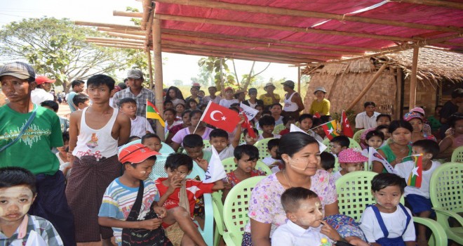 Myanmar’da Magyikwin Köyü’nde Yapımı Tamamlanan Köprü ve Yol Hizmete Açıldı