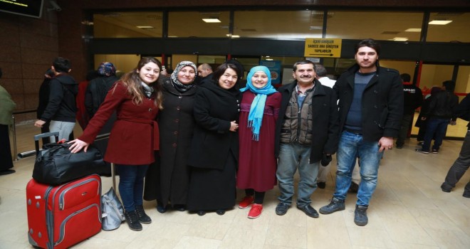 Umreye giden öğrenciler döndü