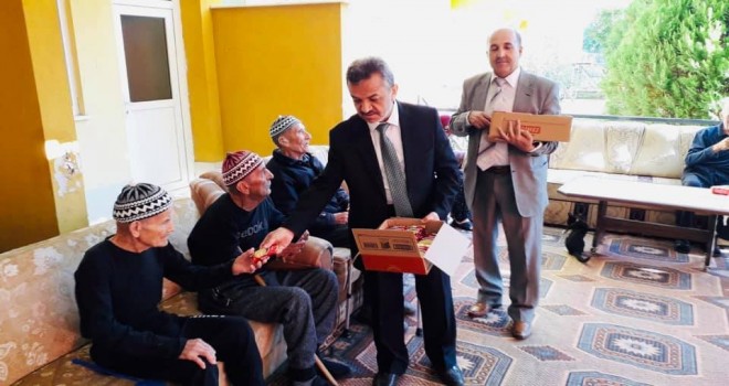 İlçe Müftüsü ve Din görevlileri Huzurevini ziyaret etti