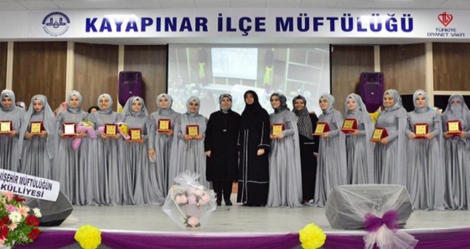 Hafizelerden Mezuniyet Sevinci