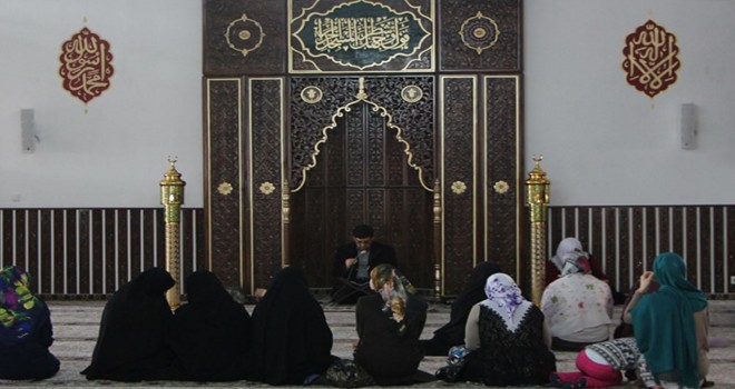Kadınlara itibarını İslam dini vermiştir