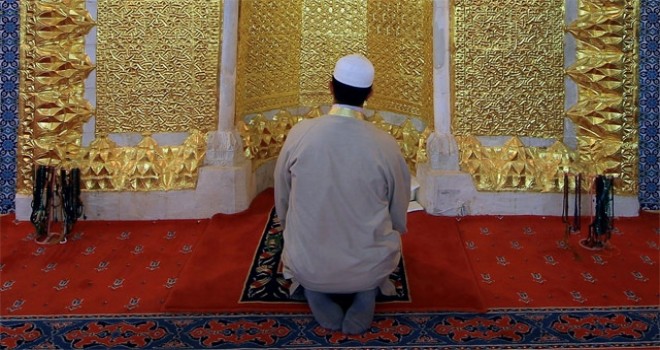 Din Görevlisi Sokak ortasında bıçaklandı