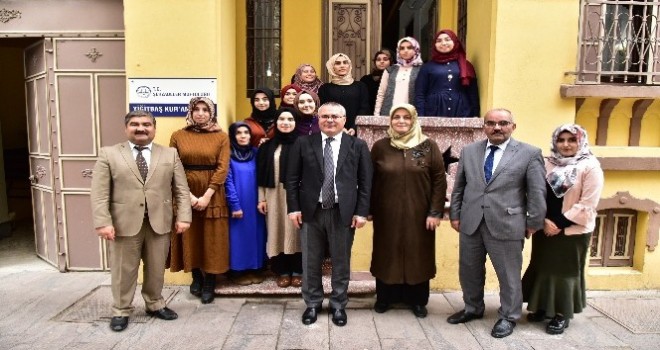 Restore edilen tarihi bina Kur'an kursu öğrencilerini ağırlıyor
