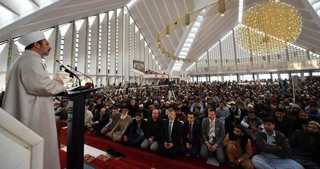 Görmez’den İslamabad Faysal Camii’nde Hutbe