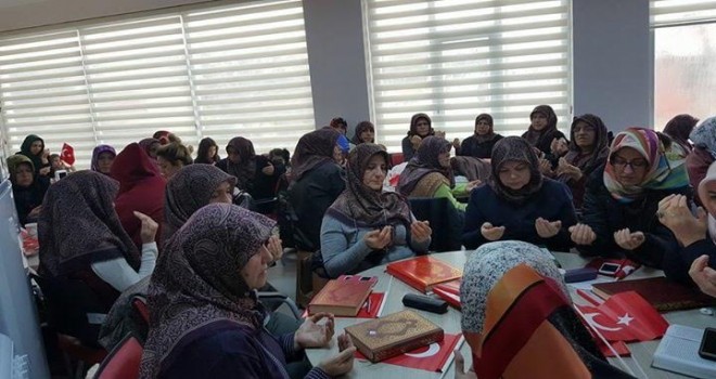 Şehitler için duygusal anma
