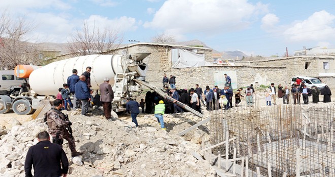 Taziye Evinin Temelini Kadınlar Attı