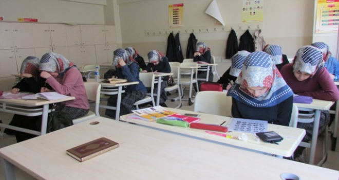 İmam Hatip Liselere İspanyolca Dersi