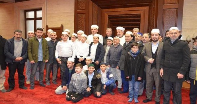Gençlerimizi cami, mabet ile buluşturmak önemli