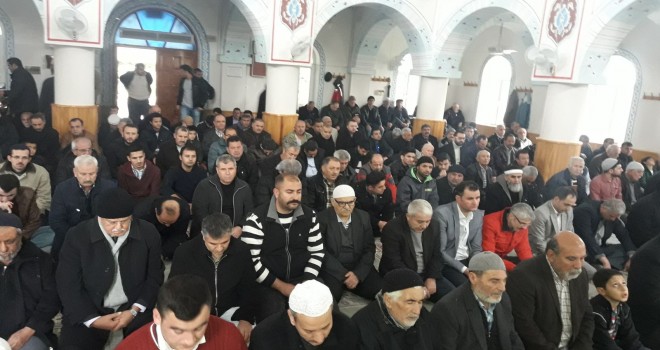 Dün Camiler dolup taştı.Mehmetçik’e dualar edildi.