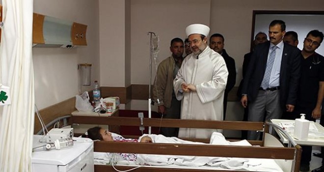 Görmez, Adana’da yurtta çıkan yangında yaralanan öğrencileri ziyaret etti
