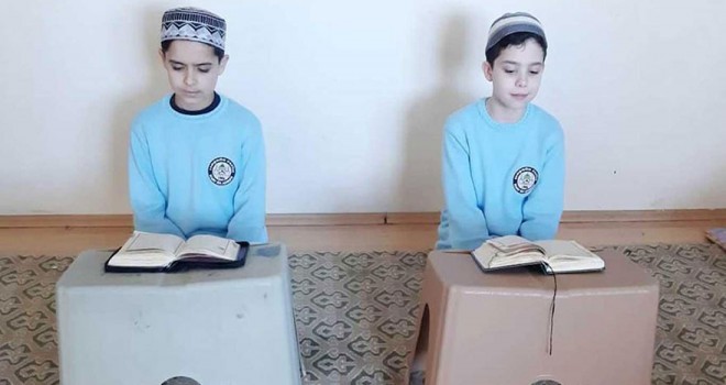 Maşallah! 10 yaşındaki iki çocuk 8 ayda hafız oldu