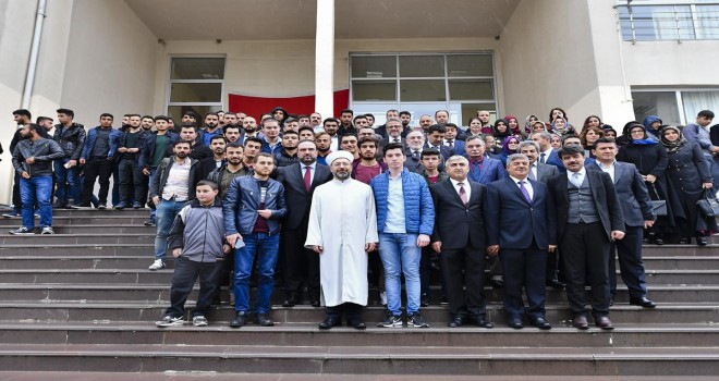 Erbaş, Üniversite öğrencilerine konferans verdi