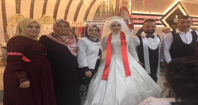 Başkan Veysel Akkoç ,Oğlu Bilal’ı Evlendirmenin mutluluğunu yaşıyor.