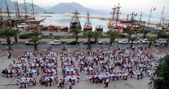Alanya'da Yaşayan Yabancılara İftar